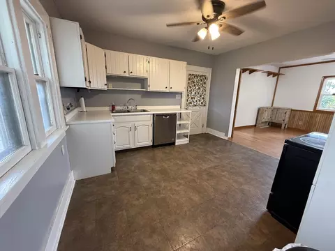 Kitchen - 18013 Spring Valley Rd, Morrison, IL 61270 photo 2 of 4