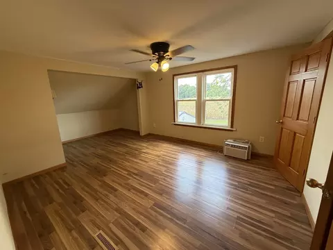 Bedroom - 18013 Spring Valley Rd, Morrison, IL 61270 photo 2 of 3