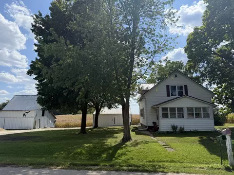 18013 Spring Valley Rd, Morrison, IL 61270