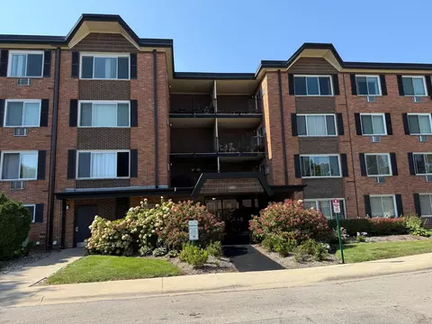 1106 S New Wilke Rd #404, Arlington Heights, IL 60005