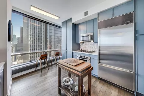 60 E Monroe St #2702, Chicago, IL 60603 photo 10