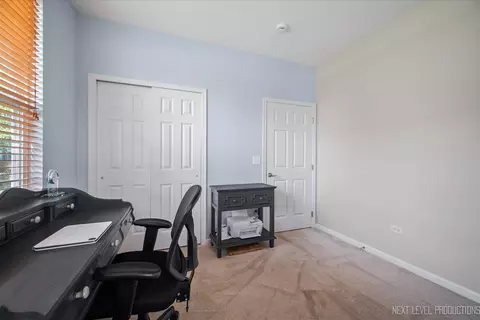 1031 Broadmoor Dr, Elgin, IL 60124 photo 21
