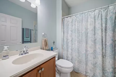 1031 Broadmoor Dr, Elgin, IL 60124 photo 22