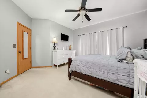 Bedroom - 2614 River Bend Ln, Plainfield, IL 60586 photo 2 of 3