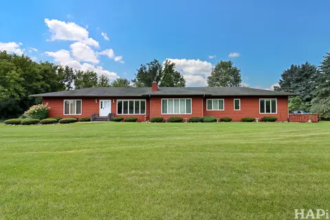 10113 Saddlebred Trl, Woodstock, IL 60098