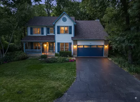 462 Kelly Ln, Crystal Lake, IL 60012