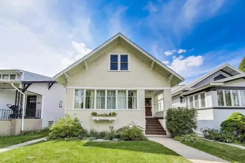 843 N Harvey Ave, Oak Park, IL 60302
