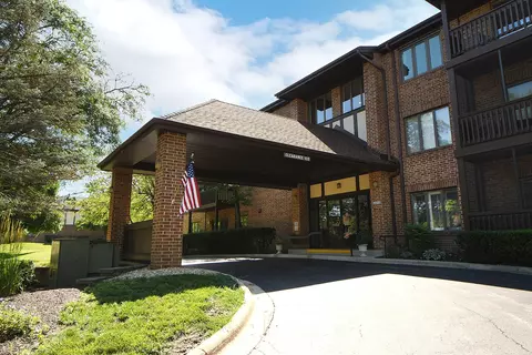 7737 W Golf Dr #201, Palos Heights, IL 60463
