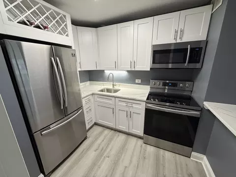 Kitchen - 222 E Pearson St #1807, Chicago, IL 60611 photo 1 of 3