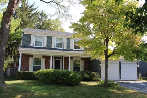 305 N Fiore Pkwy, Vernon Hills, IL 60061