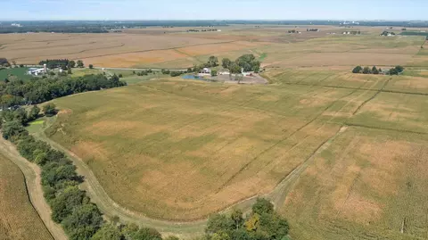 956 2401st Rd, Ottawa, IL 61350