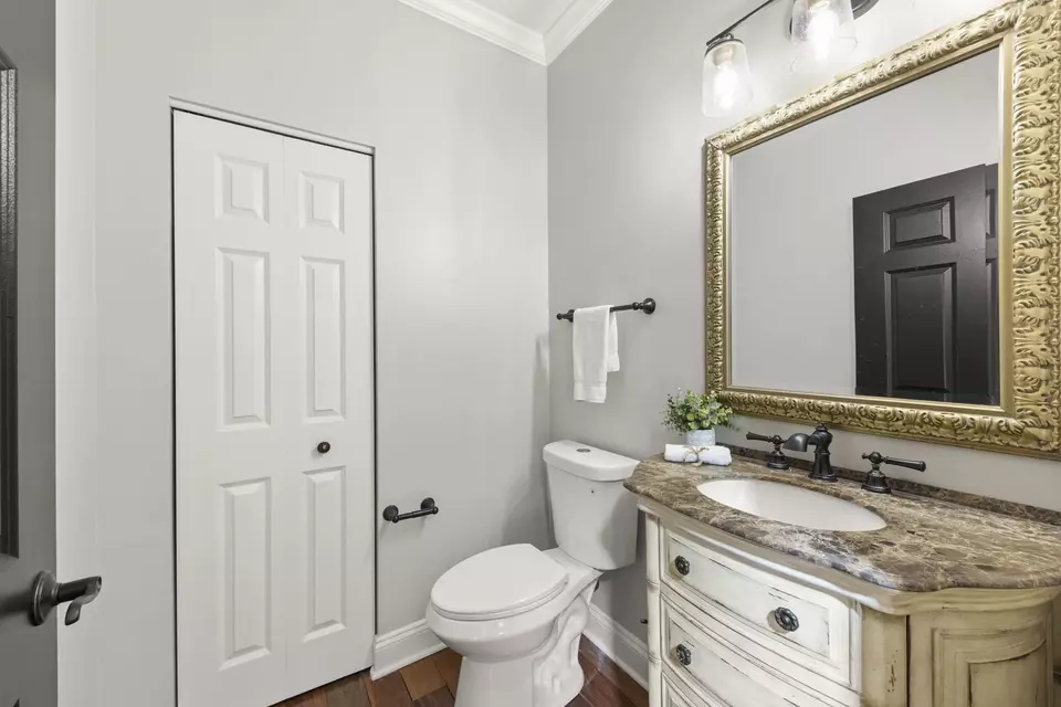 Bath - 812 Metropolitan Ave, Bolingbrook, IL 60490 photo 1 of 4