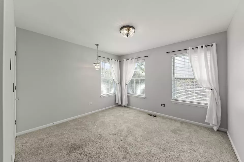 Bedroom - 812 Metropolitan Ave, Bolingbrook, IL 60490 photo 5 of 6