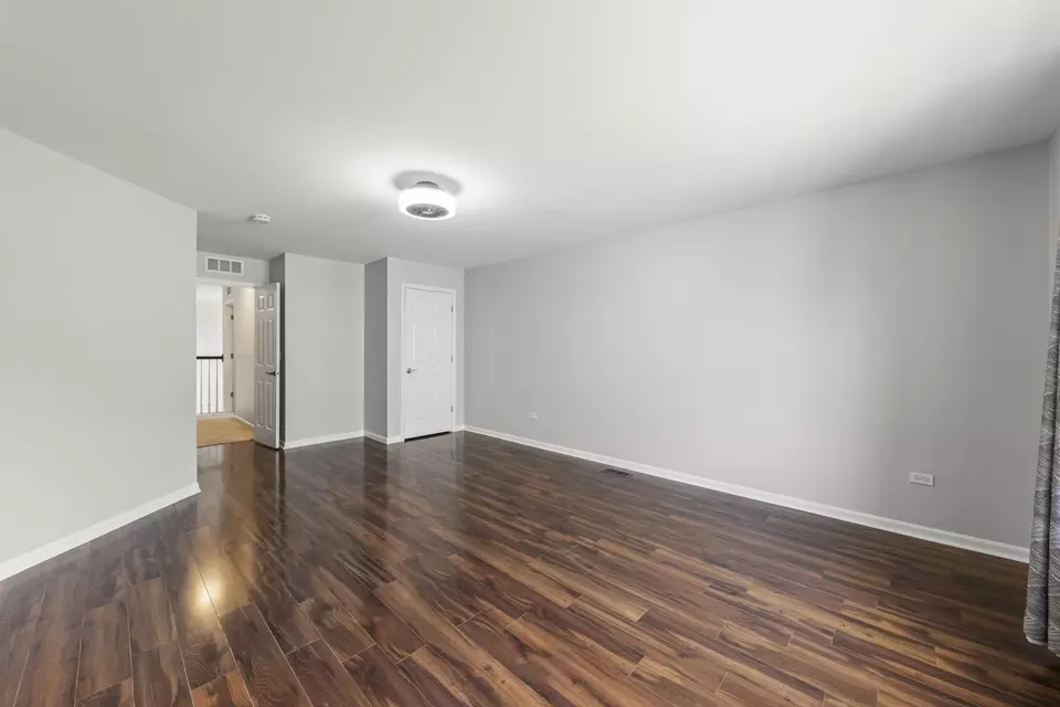 Bedroom - 812 Metropolitan Ave, Bolingbrook, IL 60490 photo 4 of 6