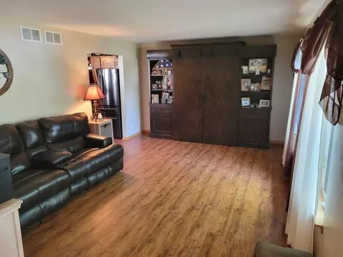 2018 Olde Mill Rd, Plainfield, IL 60586 photo 4