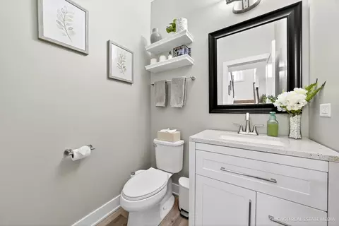 Bath - 3591 Doral Dr, Elgin, IL 60124 photo 1 of 3