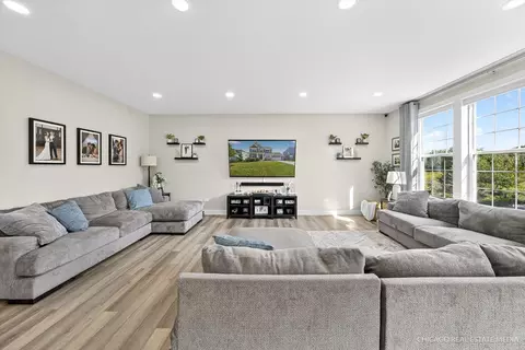 Living - 3591 Doral Dr, Elgin, IL 60124 photo 1 of 4