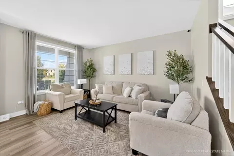 Living - 3591 Doral Dr, Elgin, IL 60124 photo 4 of 4