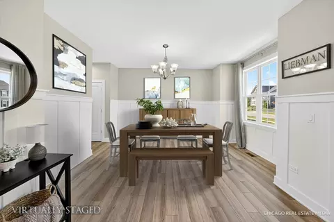 Dining - 3591 Doral Dr, Elgin, IL 60124 photo 3 of 3