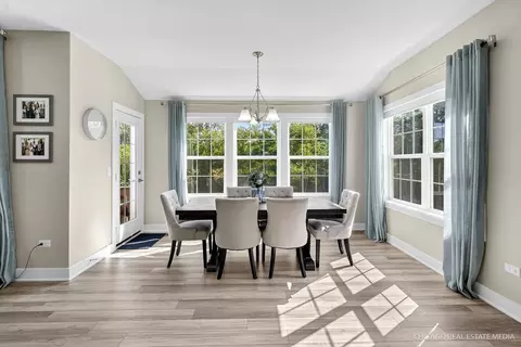 Dining - 3591 Doral Dr, Elgin, IL 60124 photo 1 of 3