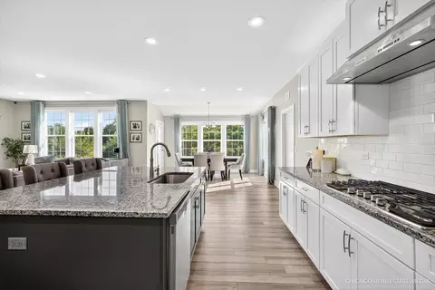Kitchen - 3591 Doral Dr, Elgin, IL 60124 photo 4 of 4