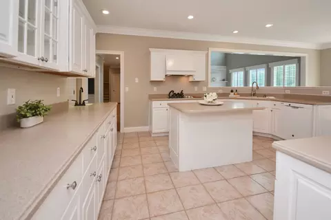 Kitchen - 3 Currie Ct, Bloomington, IL 61704 photo 3 of 14