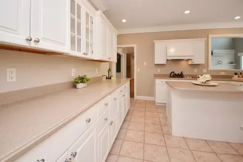 Kitchen - 3 Currie Ct, Bloomington, IL 61704 photo 9 of 14