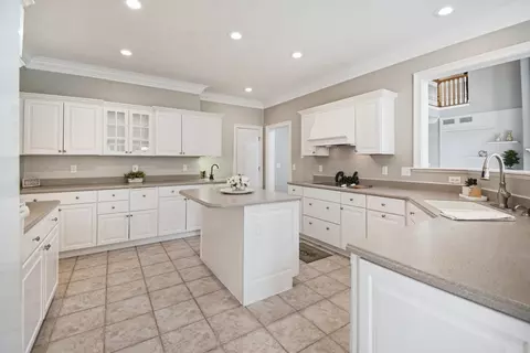 Kitchen - 3 Currie Ct, Bloomington, IL 61704 photo 1 of 14