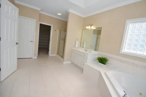 Bath - 3 Currie Ct, Bloomington, IL 61704 photo 9 of 13