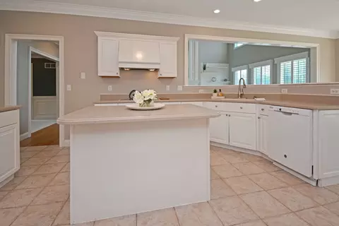 Kitchen - 3 Currie Ct, Bloomington, IL 61704 photo 4 of 14