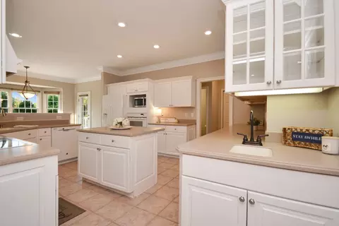 Kitchen - 3 Currie Ct, Bloomington, IL 61704 photo 5 of 14
