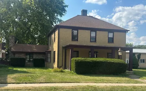 516 N 6th St, Rochelle, IL 61068