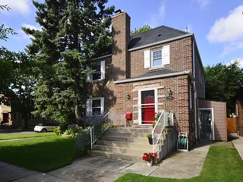 6700 N Fairfield Ave, Chicago, IL 60645