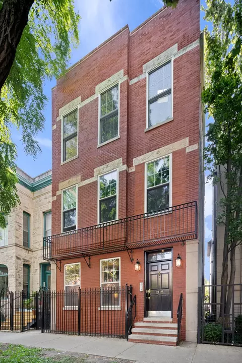1312 N Leavitt St #1, Chicago, IL 60622