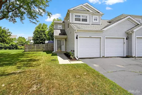 620 S Annandale Dr, Lake In The Hills, IL 60156