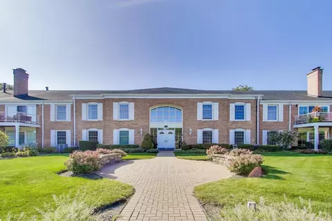 124 Carriage Way Dr #212-B, Burr Ridge, IL 60527