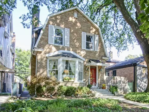 215 Brown Ave, Evanston, IL 60202