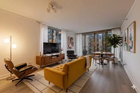 Living - 420 E Waterside Dr #3304, Chicago, IL 60601 photo 5 of 10