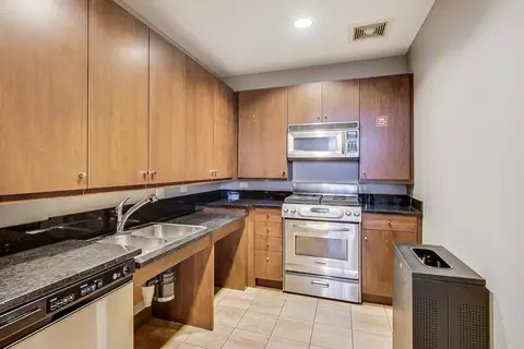 Kitchen - 420 E Waterside Dr #3304, Chicago, IL 60601 photo 6 of 6