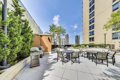 Exterior - 420 E Waterside Dr #3304, Chicago, IL 60601 photo 6 of 9