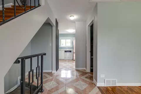 8846 Dee Rd #E, Des Plaines, IL 60016 photo 9