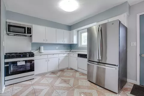 8846 Dee Rd #E, Des Plaines, IL 60016 photo 11