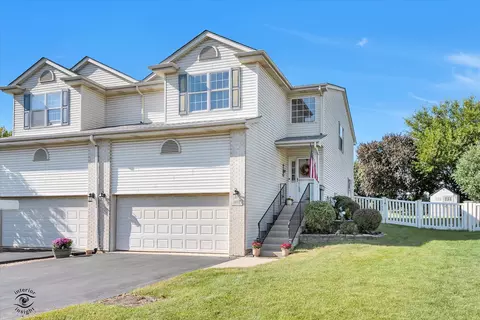 1102 E Treeline Dr, Lockport, IL 60441