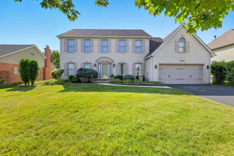 3739 Celeste Ln, Naperville, IL 60564