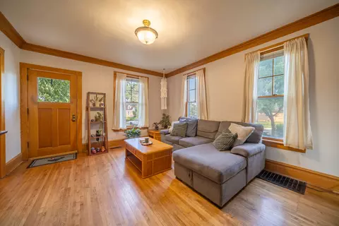 Entry Way - 754 South St, Elgin, IL 60123 photo 1 of 5