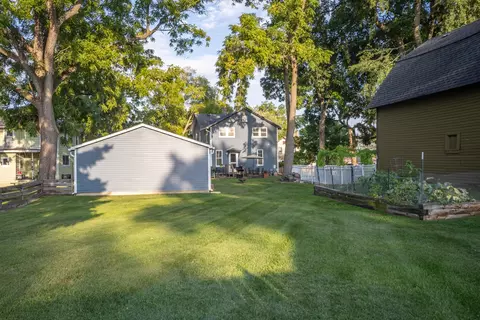 Exterior - 754 South St, Elgin, IL 60123 photo 2 of 4