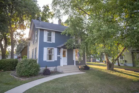 Exterior - 754 South St, Elgin, IL 60123 photo 4 of 4