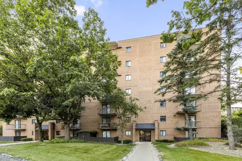 6020 Lake Bluff Dr #701, Tinley Park, IL 60477