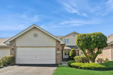 18334 Pine Wood Ln, Tinley Park, IL 60477