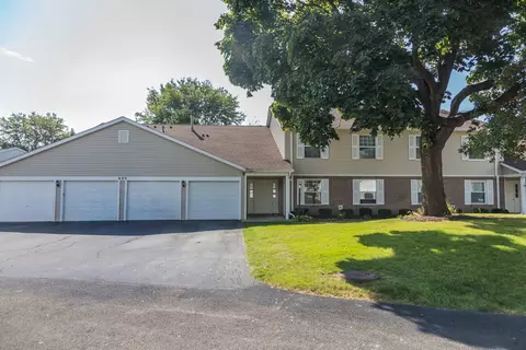 699 Greenfield Ct #B2, Bartlett, IL 60103